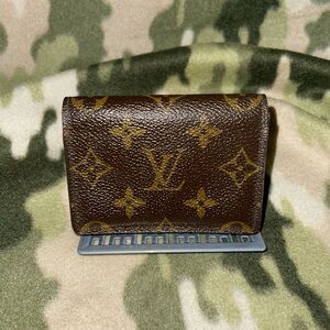 Louis Vuitton monogram card holder envelope